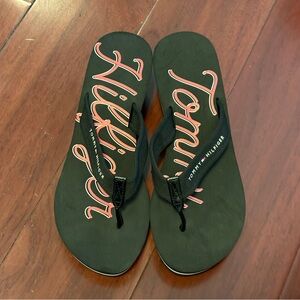 Tommy Hilfiger Black Wedge Flip Flops Women's 10